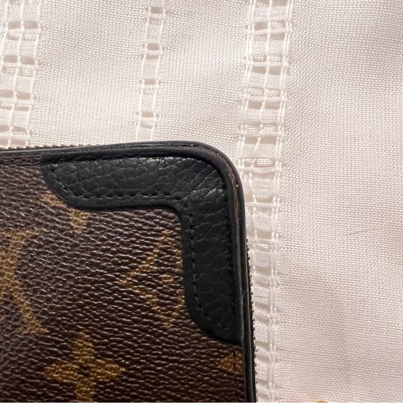 Louis Vuitton Zippy Wallet - Picture 9 of 15